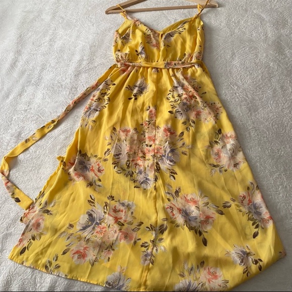 Francesca’s Mi Ami Yellow Floral Print Sundress - Picture 9 of 10